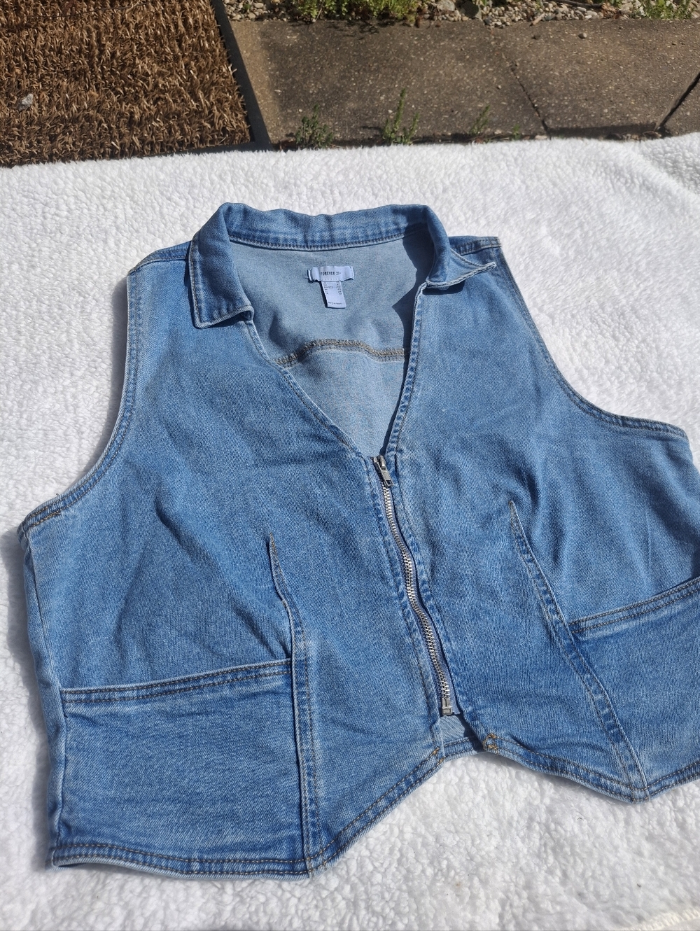 Forever 21 Light Blue Denim Vest - Size 2X - Picture 2 of 8